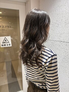 オペラバイジーナ(OPERA by ZINA) グレージュカラー