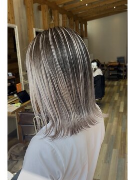 ラグーン(LAGOON) バレイヤージュグレージュハイライトダブルカラーケアブリーチ