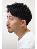 黒髪刈り上げワイルドビジカジバーバーテーパーフェード