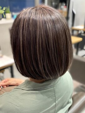 シャルムバイケンジ(Charm.by KENJE) デザインカラーバレイヤージュ細めハイライト白髪ぼかし東京銀座