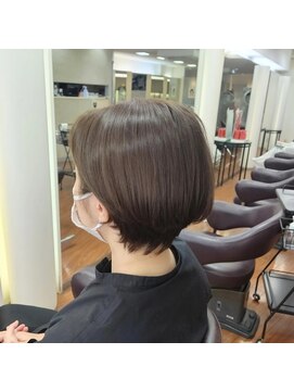 カズ(KAZU) ショートボブ