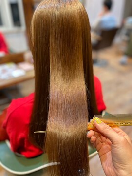 カミビトグロウ(kamibito glow) 20代30代40代ミルクティベージュ髪質改善カラー艶感ストレート