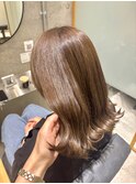 【ナチュラルベージュ×ミディアムボブ】