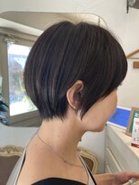 アミュレ(Amule)&nbsp;耳かけショートボブ襟足すっきり丸みショート艶髪美シルエット