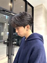 カルム(kalm)&nbsp;メンズセンターパートウルフセンターパートニュアンスパーマ襟足