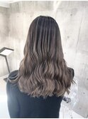 ピンクハッシュカットくびれショートヨシンモリ