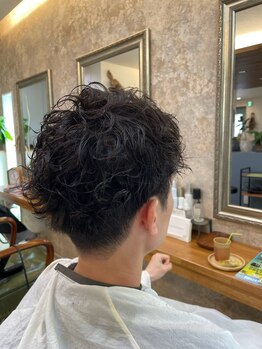 ヘアー ラルーチェ(Hair LulLuce)の写真/仕事終わりにも通えるナイター営業◎ナチュラルパーマで清潔感のある魅力を！
