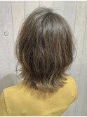 ベージュカラーウルフ風