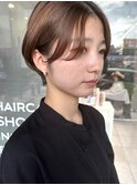 ショートヘア。
