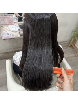 エルデ ナインズ ヘアー スタンド 川口店(elde 9's HAIR STAND) ピンクベージュorインナーグレージュの短めバング大人ヘア