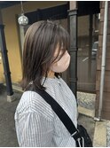 オリーブグレージュ