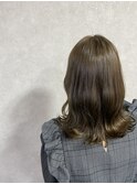 オリーブグレージュ