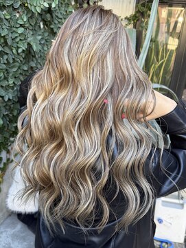 ディモアンド 表参道(Dimo&) 髪質改善/ハイライト/ブリーチ/縮毛矯正/白髪ぼかし