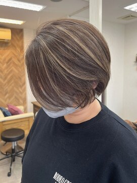 リングバイモアムー(Ring by Moremuu) イッシー　ハイライト　ショート