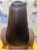 後ろ姿美人◎前上がりカットで艶ストレート