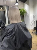 ホワイトベージュ　デザインカラー　ハイライト　インナーカラー