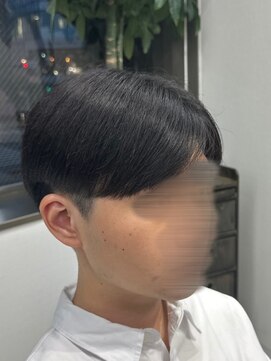 フイ 新宿3丁目(Hui) フェザーパーマ/グレーブルーカラー／刈り上げショートパンク