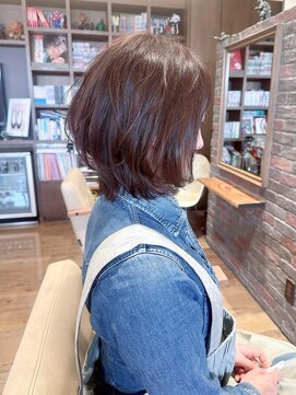 ヘアー ドレッサー パワードール(Hair Dresser) 50代、くしゃっとくびれボブ