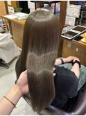 オリーブベージュ