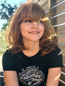 サラ キョウゴク トウキョウ(SALA KYOGOKU TOKYO) 専属モデル スインググラデーション