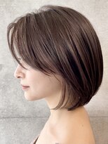 ソラ 表参道(SORA)&nbsp;[SORA見藤] 艶感カラー 丸みショートボブ アクセサリーカラー