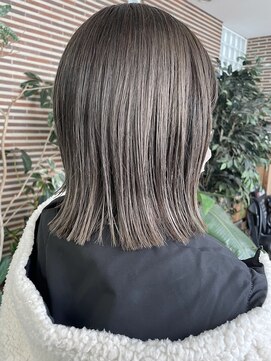 デイジー(Daisy) グレージュ/透け感カラー/ぷつっとボブ/切りっぱなしボブ