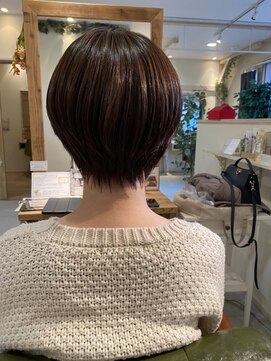 ハーティ リュッカ(HEARTY lycka) 襟足スッキリ丸みショート♪