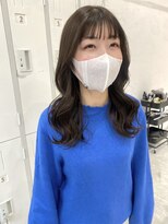 ヘアデザイン ソラ(Sola) 大人上品 暗髪柔らかベージュ くびれなみなみウェーブロング