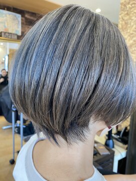 ニコ(nico) グレーベージュ×ショートボブ