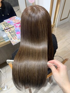 プラグ バイ ネオリーブ(plug by neolive) グレーベージュ×髪質改善 [髪質改善/縮毛矯正]韓国J