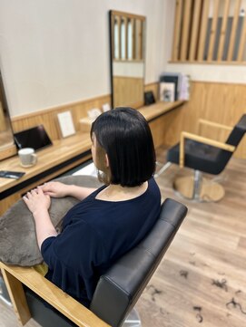 ココネ(cocone) イヤリングカラー×ミルクティーベージュ