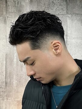 メイン(MENIN) フェードパーマ[相模大野/メンズカット］