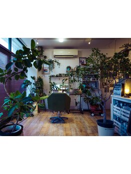 一人一人のお客様を大切にするエイジングケア特化サロンです。周りを気にせず、あなただけのサロンタイムを