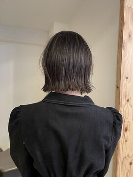 イル 天神大名店(ill) ボブ/切りっぱなしボブ/グレージュ 福岡/天神