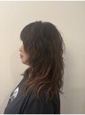 癖毛を生かしたロングスタイル