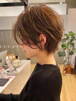 ビュー フクオカ(VIEW FUKUOKA)&nbsp;大人かわいい美髪ホワイトグレージュ ネビージュショートボブ