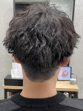 フイ 代々木(Hui) 束感メンズショート/メンズツーブロック/コンマヘア/波巻き