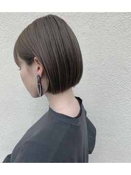 ハク(haku) ミニボブ × オリーブベージュ