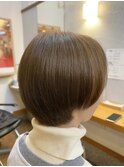 丸みショートボブ×フォギーベージュカラー