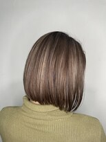 ユニ 江坂(Uni.)&nbsp;ハイライト　ボブ　切りっぱなしボブ