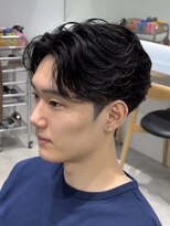 レタッチ バイ フィフス 天神大名(RETOUCH by fifth) 天神大名メンズパーマフェザーパーマセンターパートガイルヘア