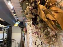 【四条烏丸】アンティーク家具が彩る、自分だけの時間を過ごせる落ち着いた空間