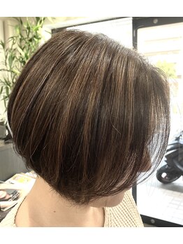庵 ヘアー(hair)の写真/グレイカラーでもおしゃれを！透明感と艶やかさで輝く大人髪へ☆