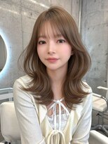 アイヴィ 表参道(IVY)&nbsp;春に挑戦したい、透明感ヘーゼルベージュ＆くびれミディアム