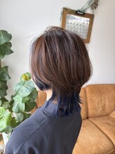 エルフゥ(Elle fou) ウルフカット インナーカラーネイビー