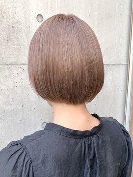 ラス トーキョー(LAS TOKYO) ラベンダー グレージュシルキーベージュマニッシュ丸みボブ