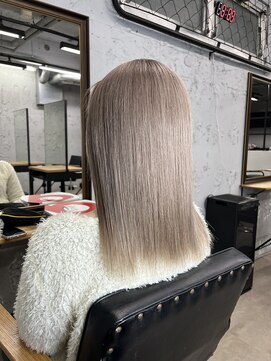 ワン(ONE) pearl beige /ハイトーン