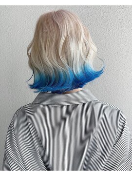 ローサバイ アルティナ 横浜店(Rosa by artina) ツートーンカラー_ホワイトカラー_毛先ブルー_エンドカラー