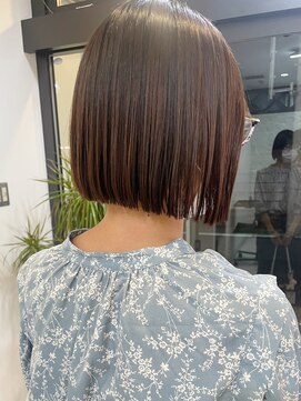 ラ ファブリック 草加(LA FABRIQUE) 切りっぱなしボブ　ぱつっとボブ　ストレートボブ