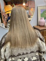 チャプター 問屋町(chapter)&nbsp;ケアブリーチミルクティーグレージュカラー顔周りレイヤーカット